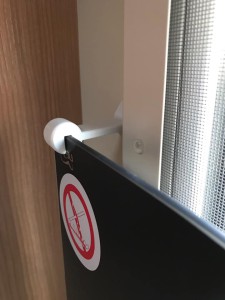 Hacken Herdabdeckung.jpg (44.31 KiB) 11534 mal betrachtet Halterung für die Herdabdeckung